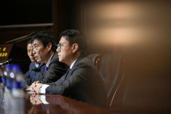 为我加油的男生